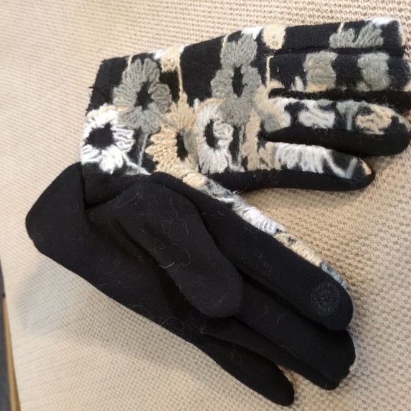 2 Chic gloves - Picture 2 of 3